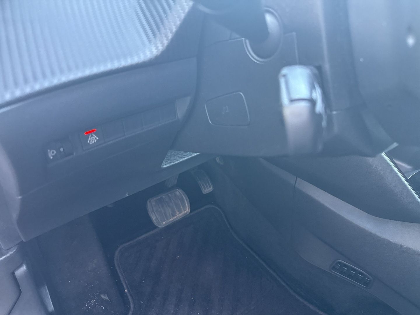 Fahrzeugabbildung Peugeot 2008 e- Active Klimaautom Fahrerprofil DAB Spurh