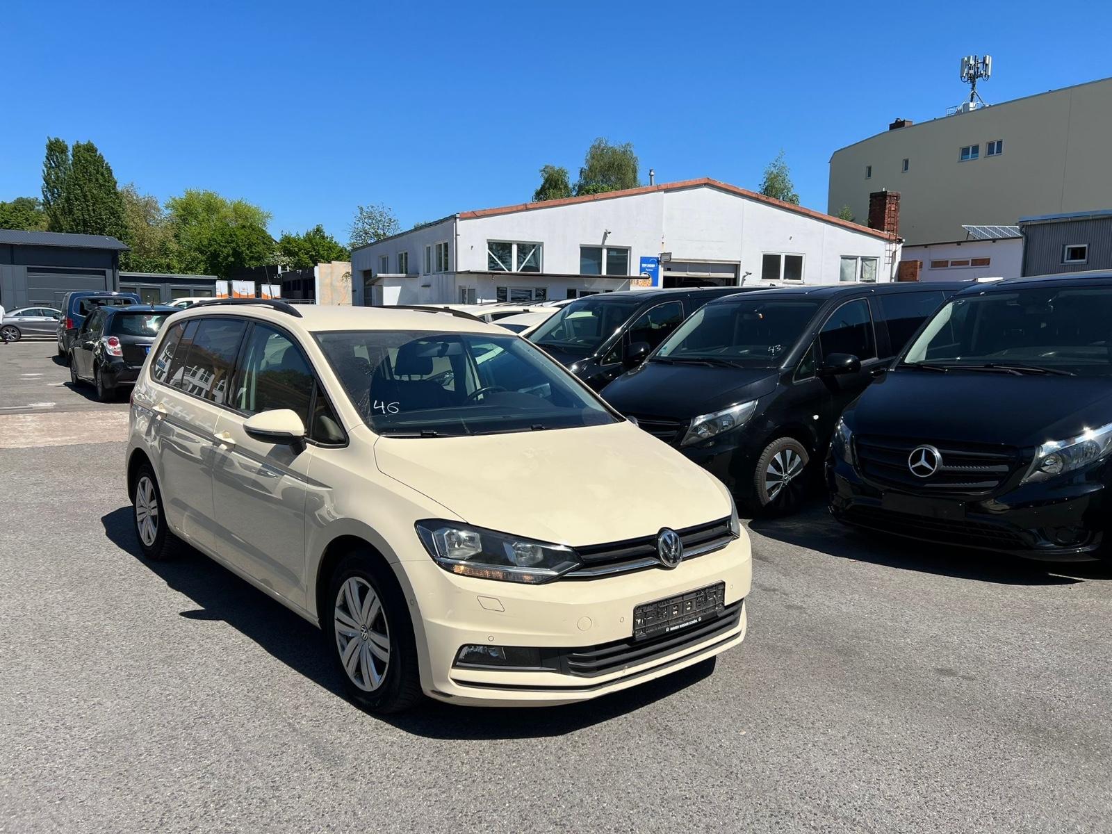Volkswagen Touran 1.6  Comfortline*Navigation*Parksensor