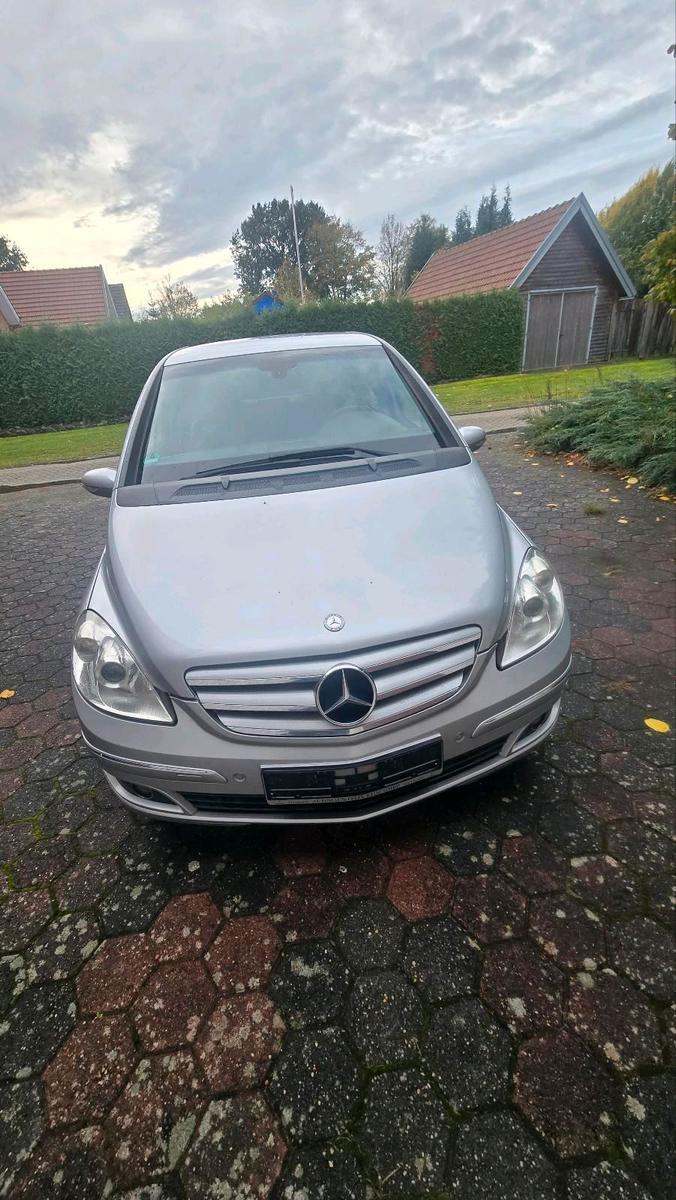 Mercedes-Benz B 200