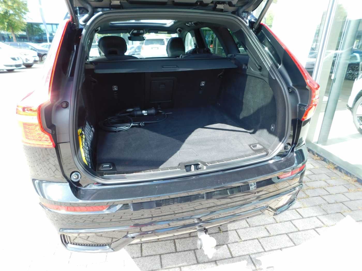 Fahrzeugabbildung Volvo XC60 T6 AWD Recharge R-Design