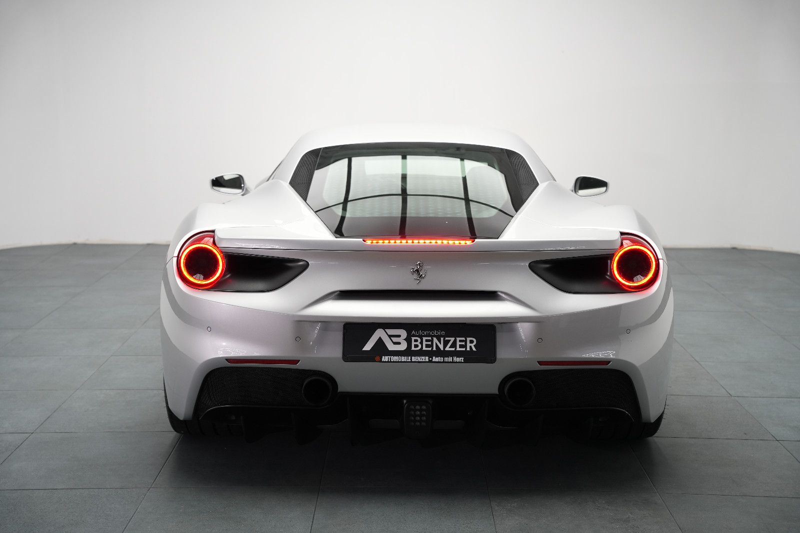 Fahrzeugabbildung Ferrari 488 GTB GTB Coupé DCT/SCUDERIA/KAMERA/