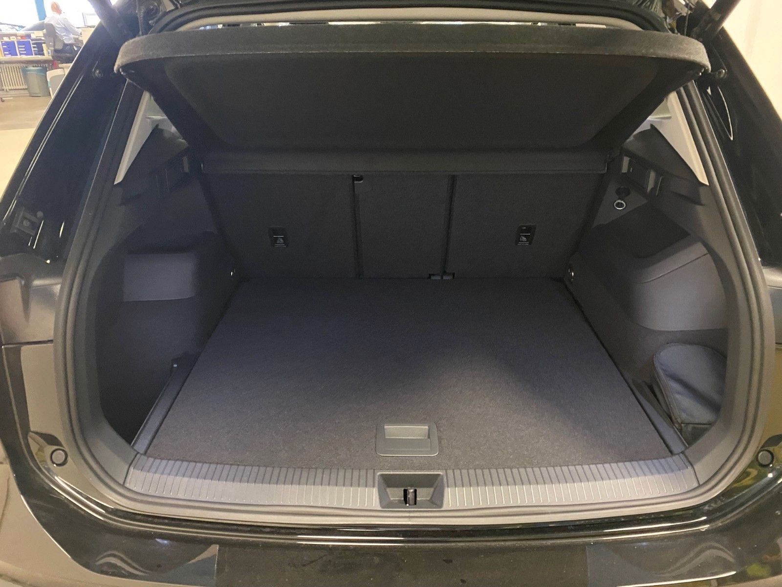 Fahrzeugabbildung Volkswagen Tiguan 1.5 eTSI OPF DSG +ACC+LED+NAVI+PARKASSIST