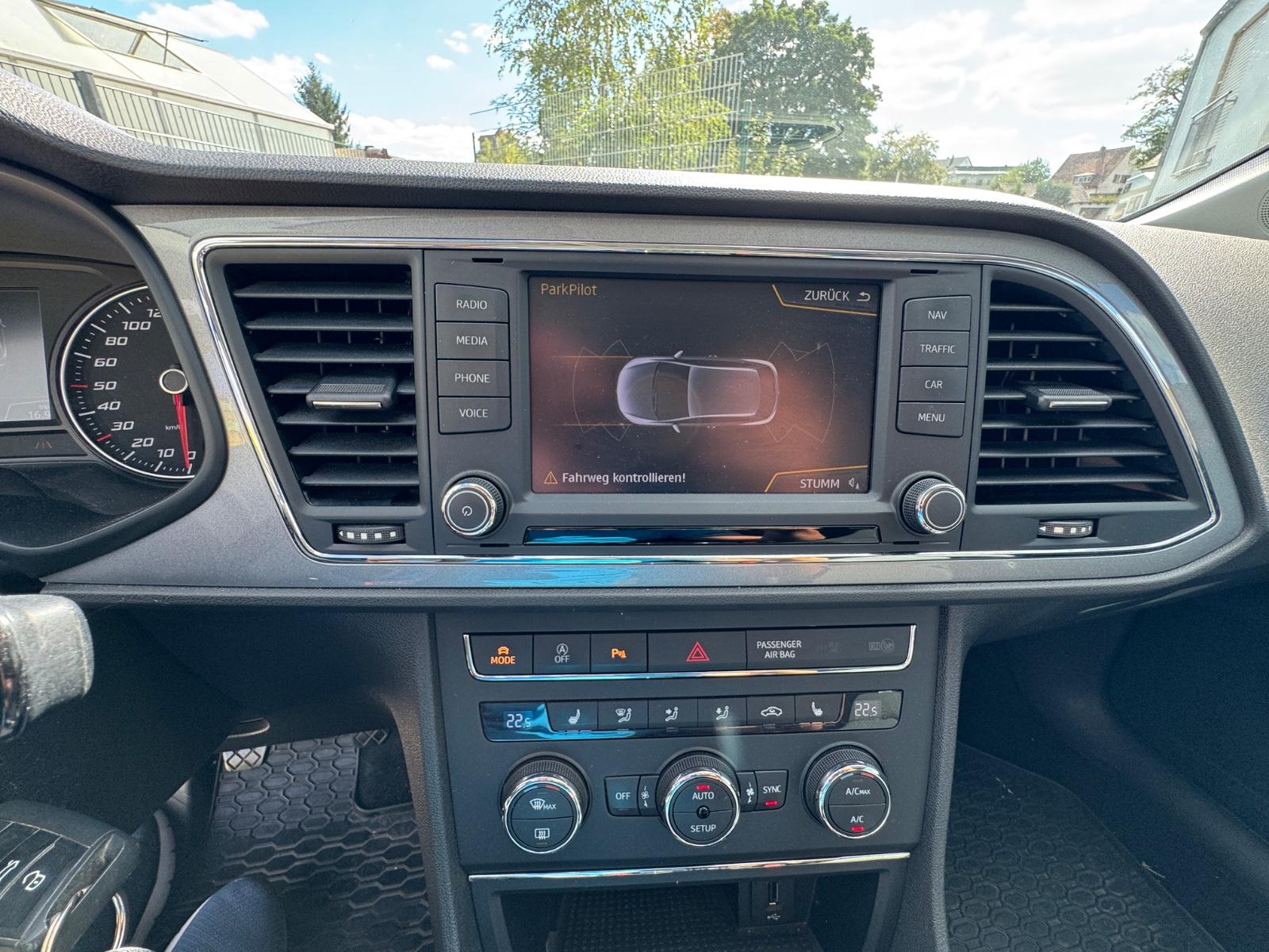 SEAT LEON SC FR 184CH - LED - GPS - ATTELAGE - RÉGULATEUR DE VITESSE - PACK SPORT - TOIT OUVRANT