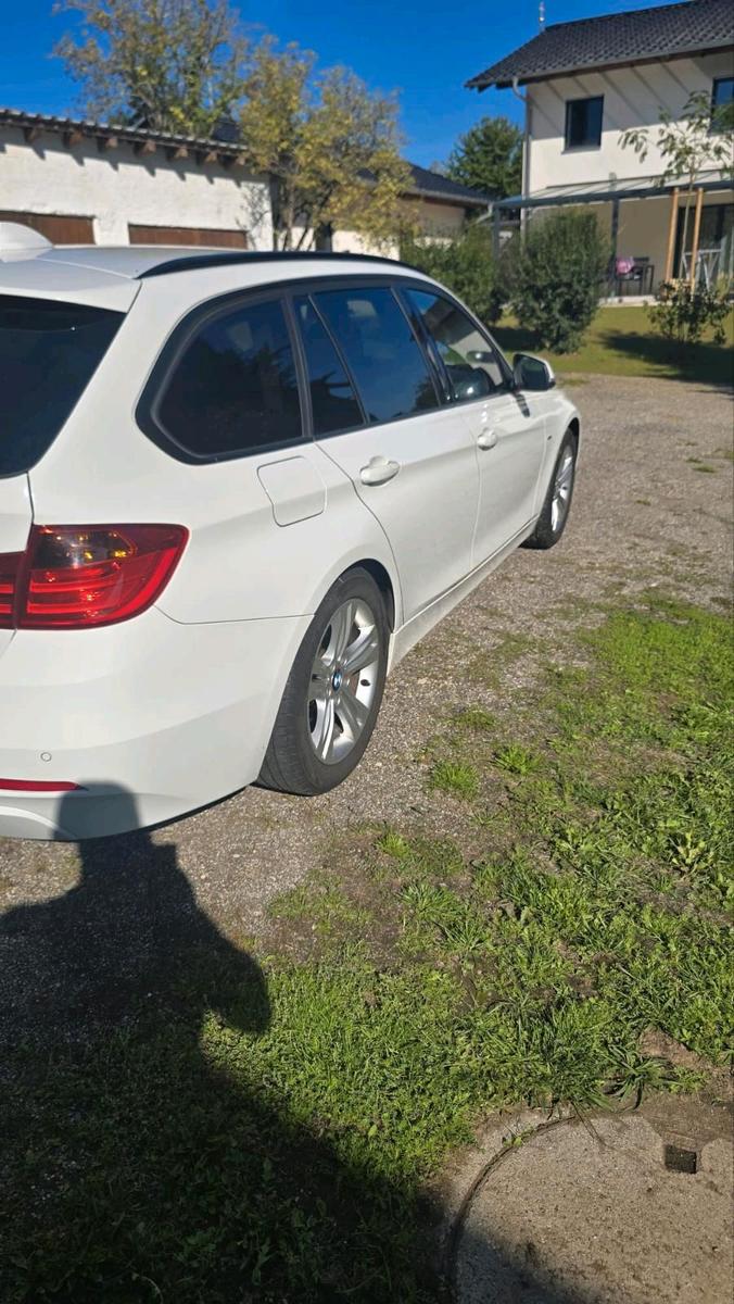 BMW 318 2013 — engine 140 HP (103kW)