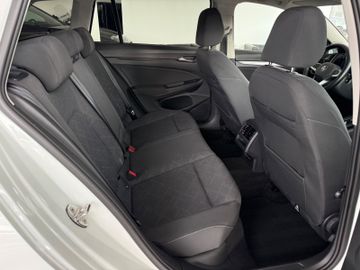 Volkswagen Golf - 11