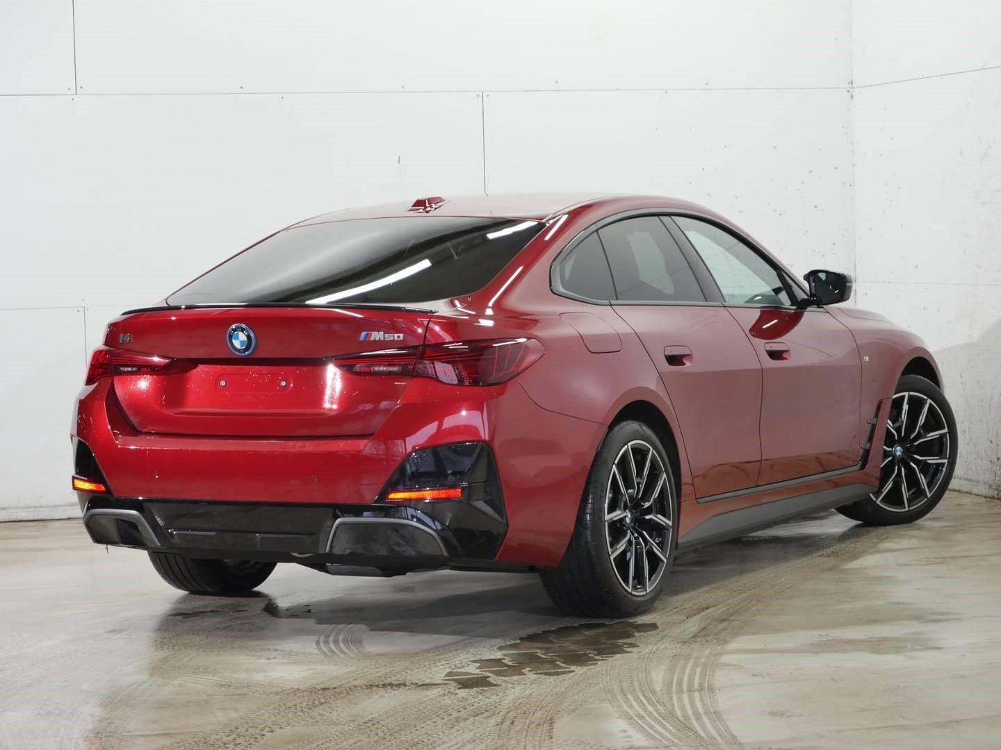 Fahrzeugeinzelansicht 8 Fahrzeugabbildung BMW i4 M50 |Glasdach |Harman Kardon |M Sportsitze