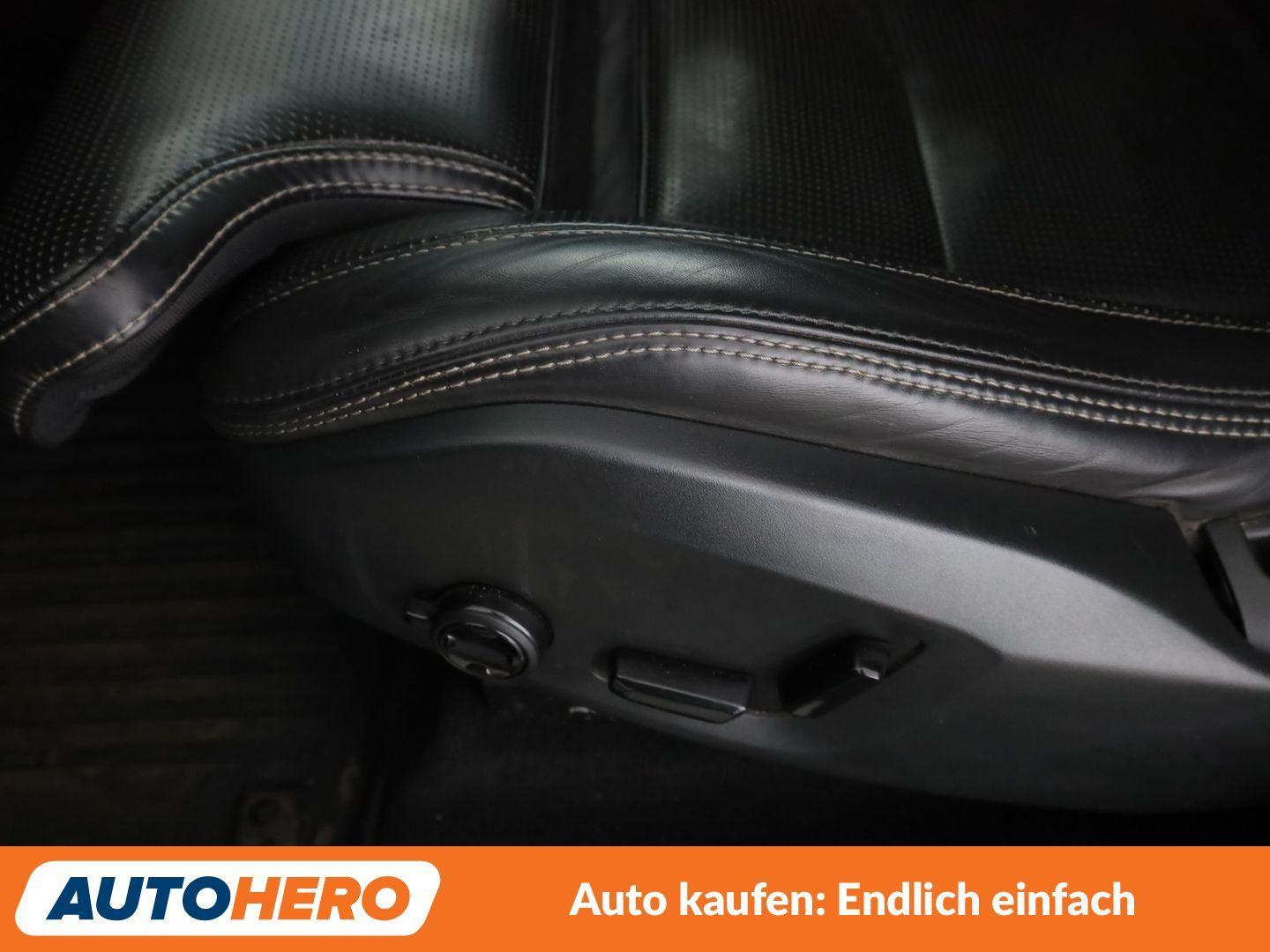 Volvo XC60 2.0 D5 R Design AWD Aut.*NAVI*HEAD-UP*LED*