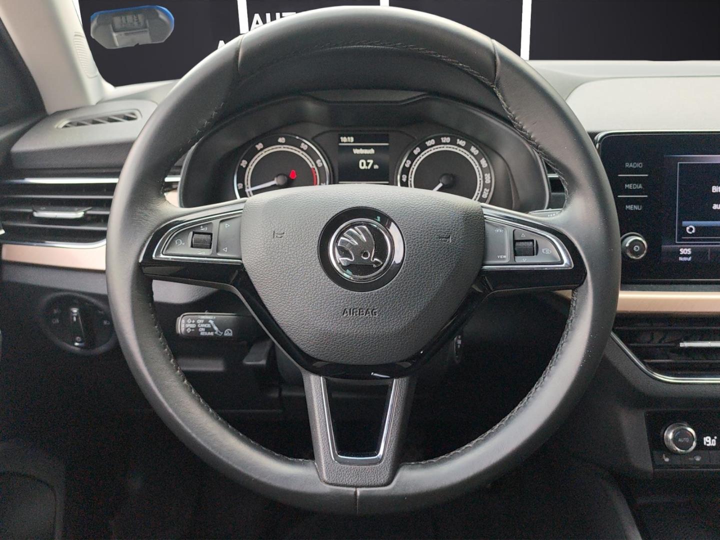 Skoda Kamiq Style LED ACC CarPlay SHZ 8-fach