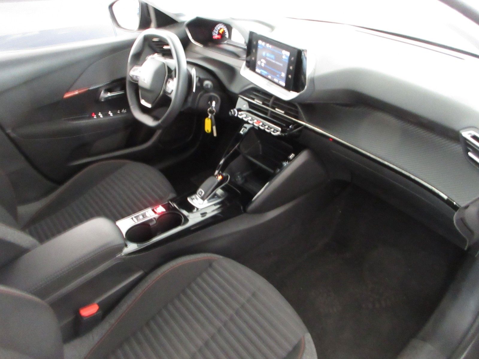 Fahrzeugabbildung Peugeot 208 Active Pack 1.2T LED/NAVI/SHZ/PDC/ALU