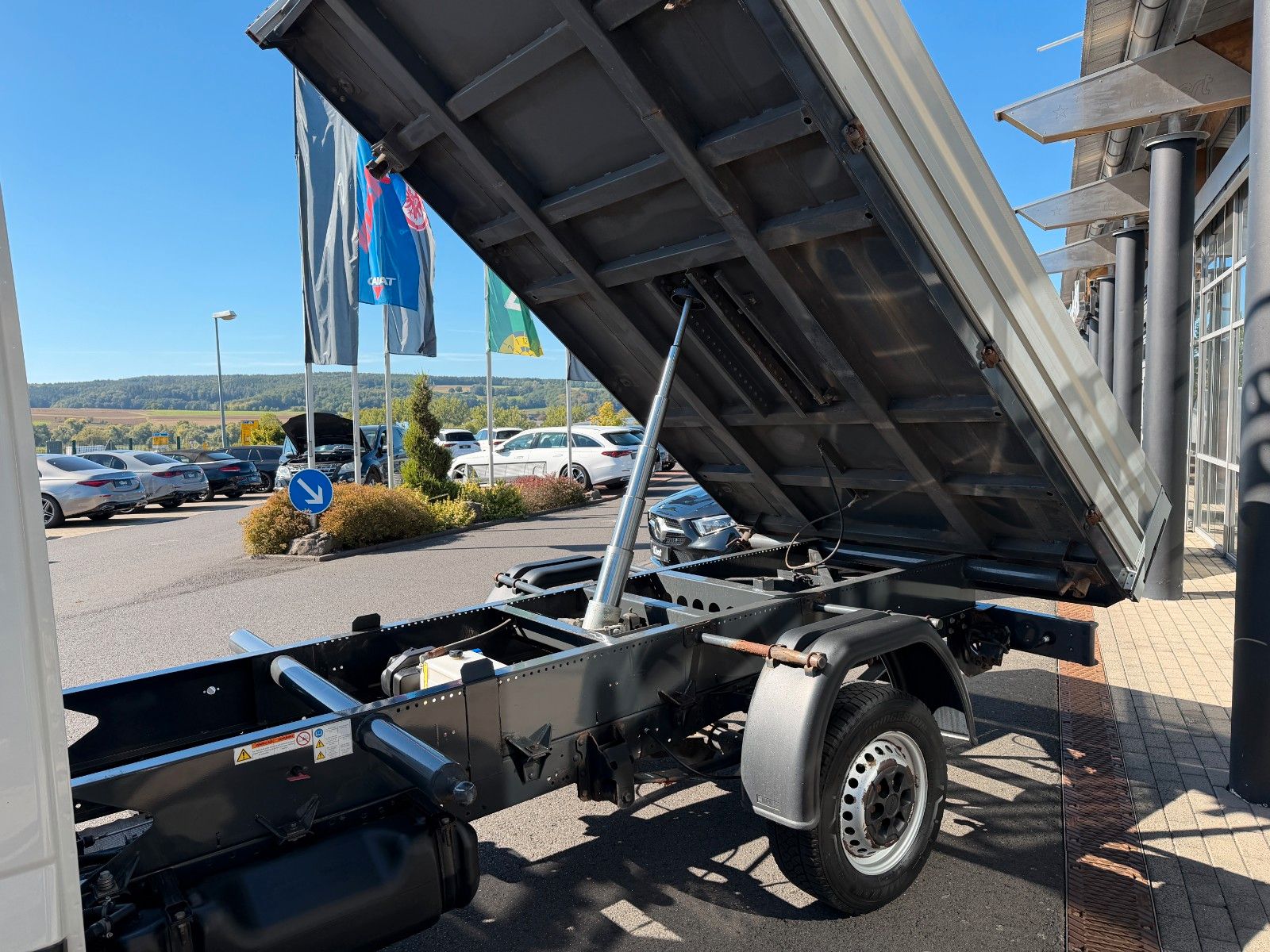 Fahrzeugabbildung Iveco Daily 35 S 14 Henschel 3-S-Kipper Klima 3450mm