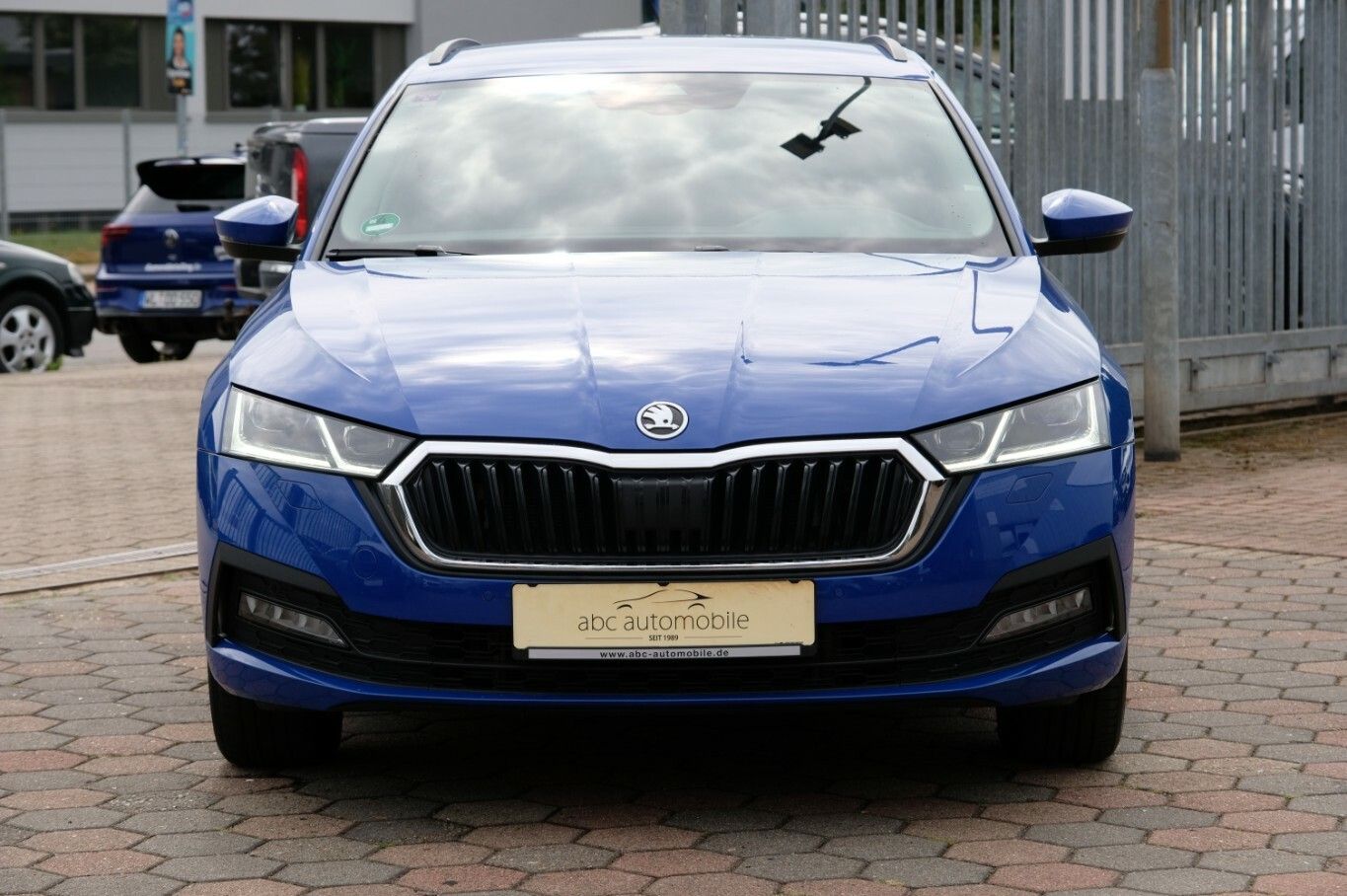 Octavia 2.0 TDi AHK LED ACC KESSY