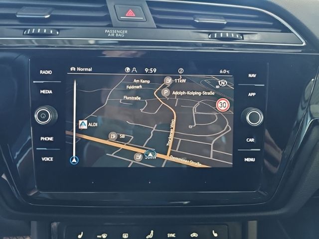 Fahrzeugabbildung Volkswagen Touran 1.5 TSI DSG Highline BLACK STYLE 7-SITZER