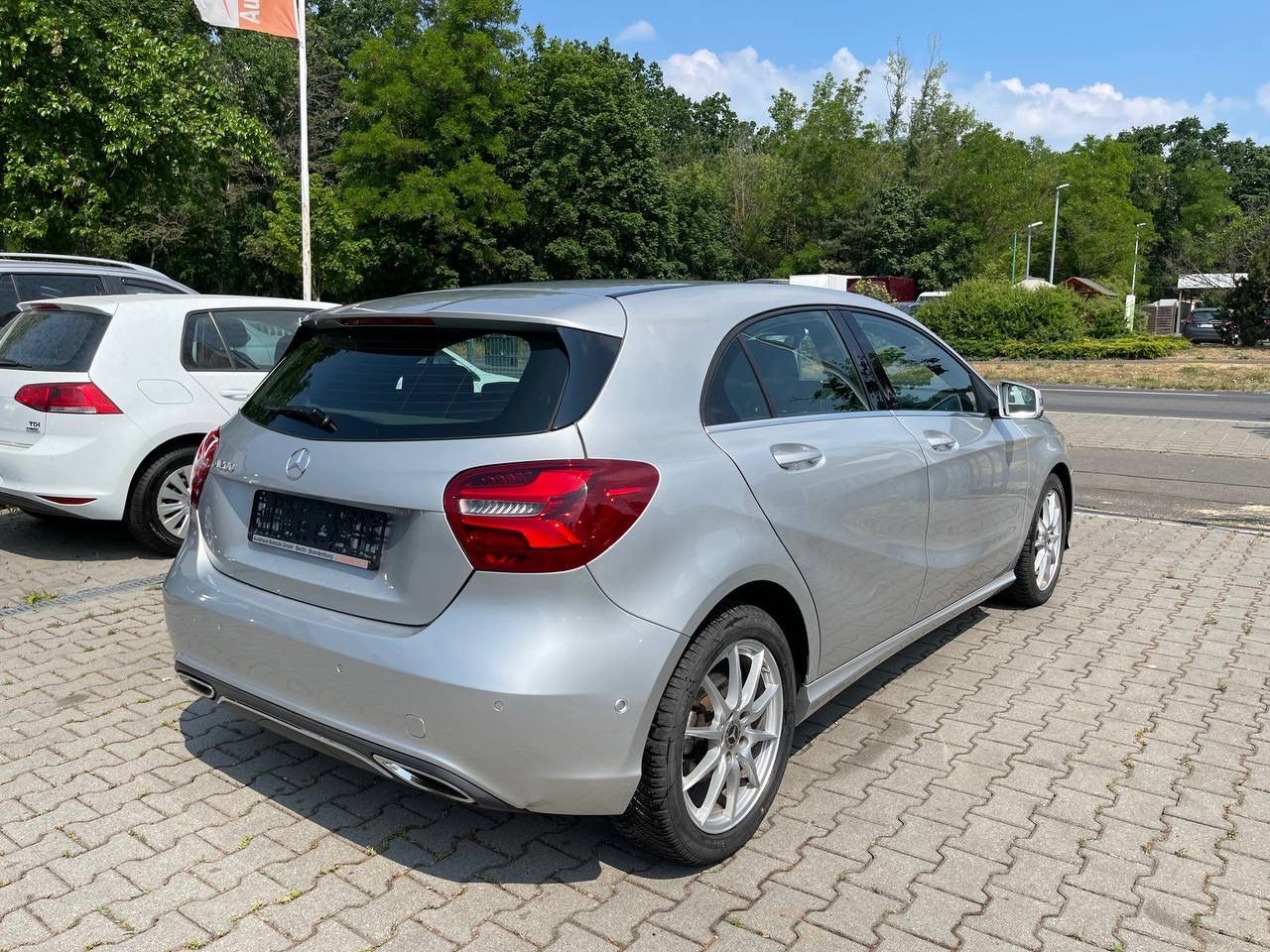Fahrzeugabbildung Mercedes-Benz A 200 Urban*Rückfahrkamera*LED*Tempomat