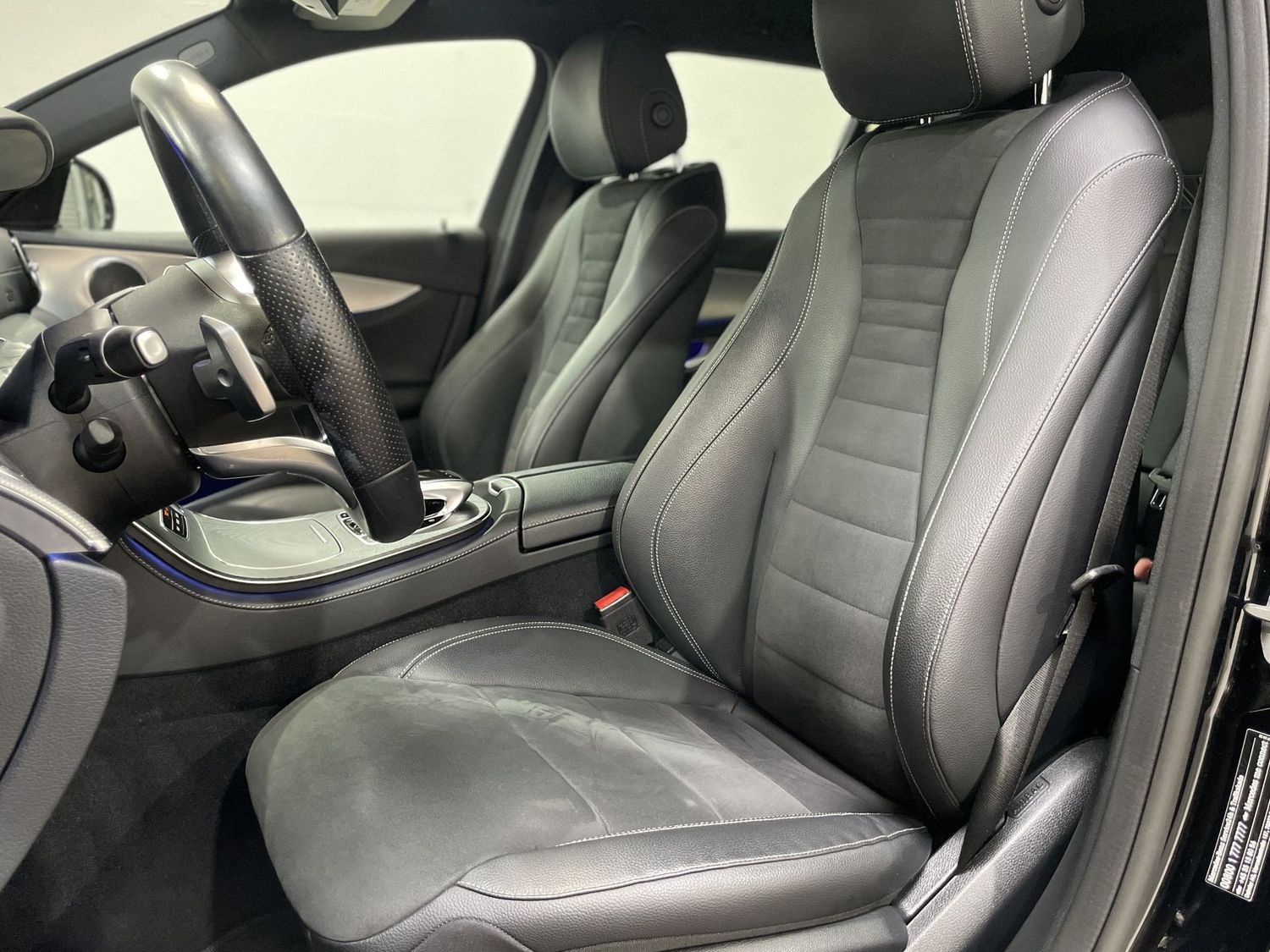 Fahrzeugabbildung Mercedes-Benz E 300 d AMG#Memory#Luft#360°#Alcantara#LED#ACC#S