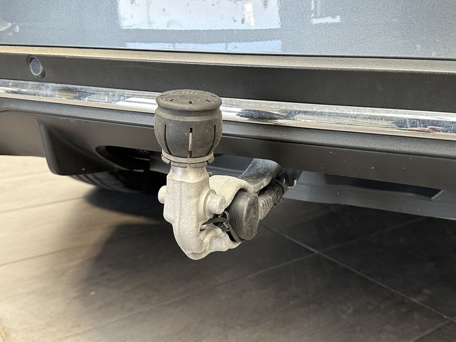 Fahrzeugabbildung Mercedes-Benz GLC 220d 4Matic AMG-Line NAV+LED+AHK+PANO+360°