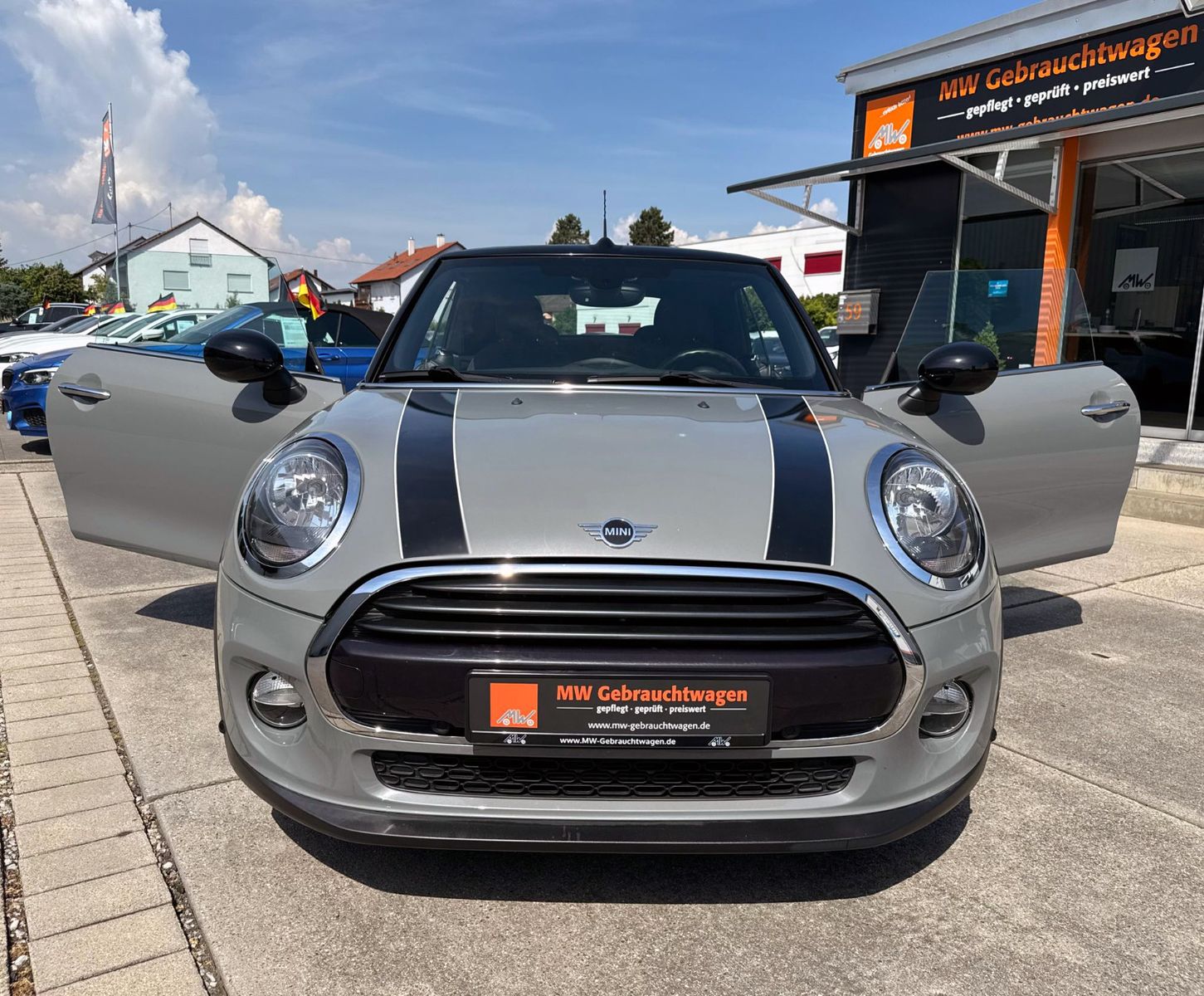 Fahrzeugabbildung MINI COOPER Cabrio Aut. SHZ KAM PDC BT AMBI 2-Zonen
