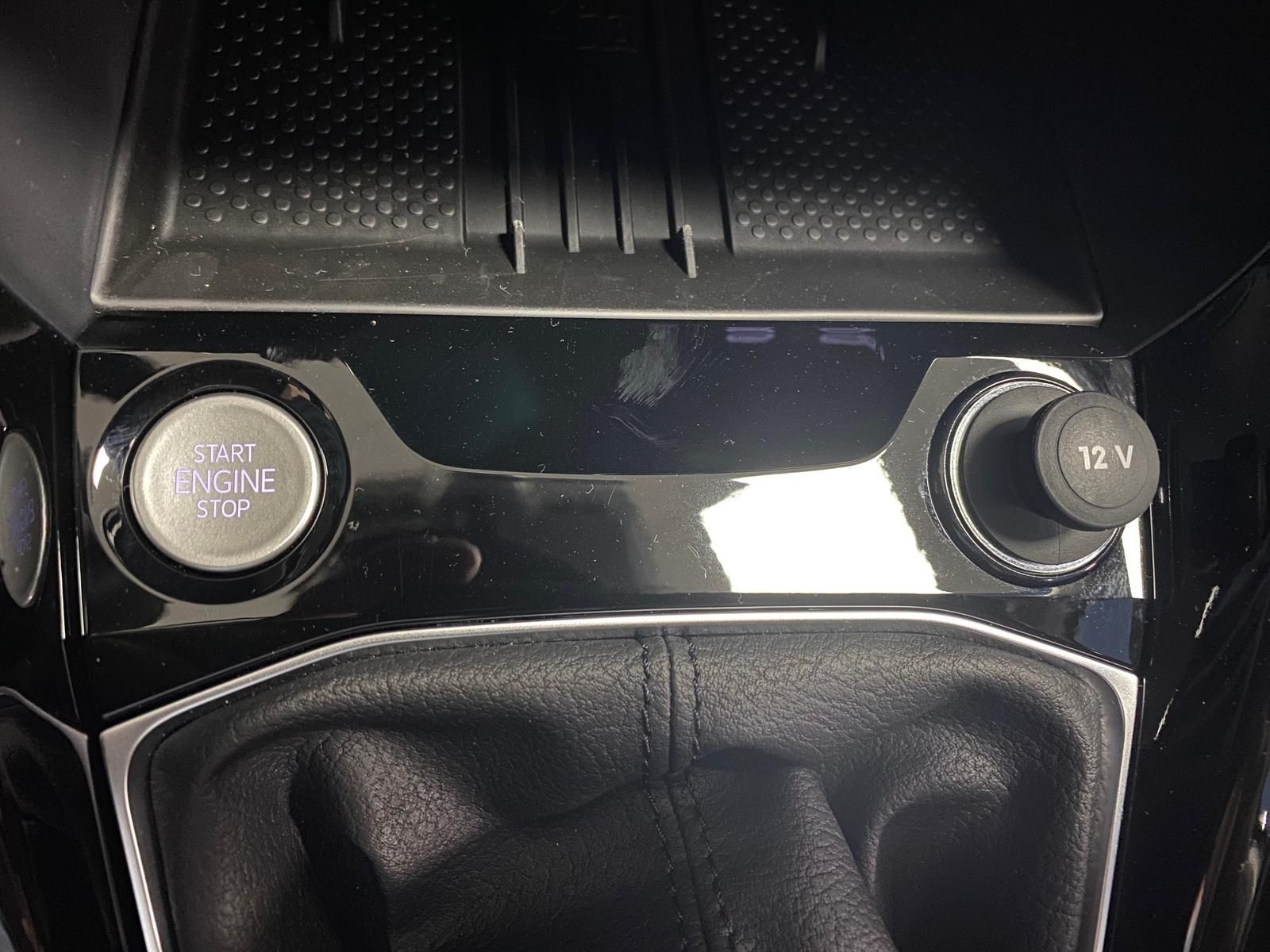 Fahrzeugabbildung Volkswagen T-Cross 1.0 TSI Life+APP+ACC+TOTWINKEL+KAMERA+++