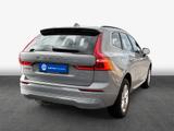 Volvo XC60 B5 B AWD Essential - Volvo XC60: Essential