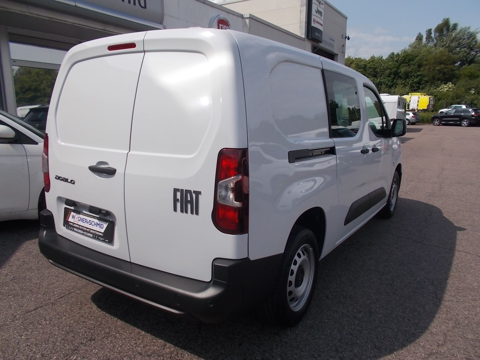 Fahrzeugabbildung Fiat Doblo Multicab L2 1.5 BlueHDi + 5 Sitzer