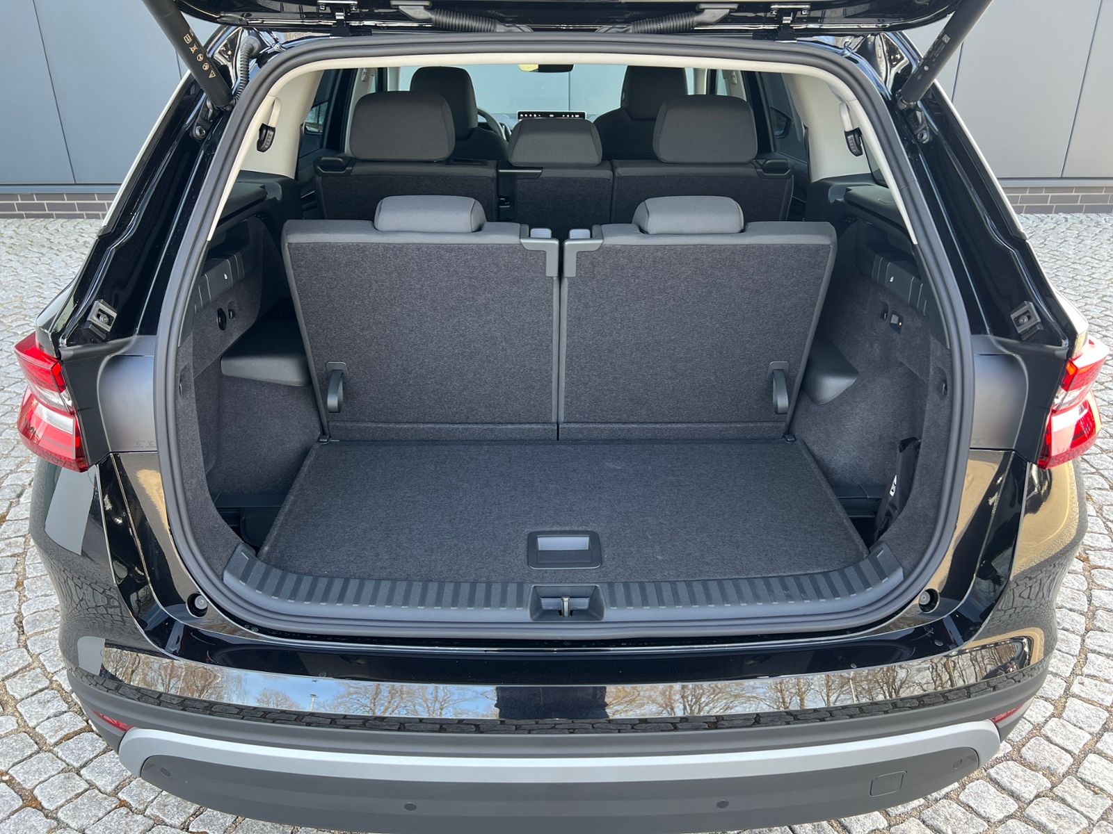 Fahrzeugabbildung SKODA Kodiaq Selection 2.0 TDI DSG 4x4 *AHK, 7-Sitzer,