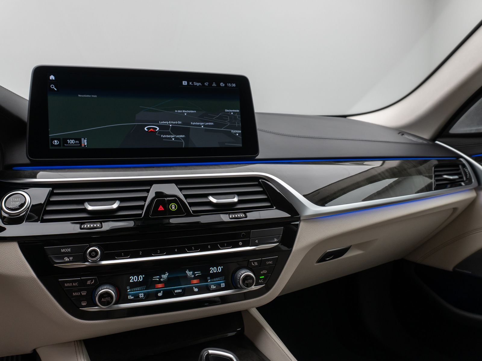 Fahrzeugabbildung BMW 520i Luxury Line Kamera HUD DAB B&W Alarm Sport