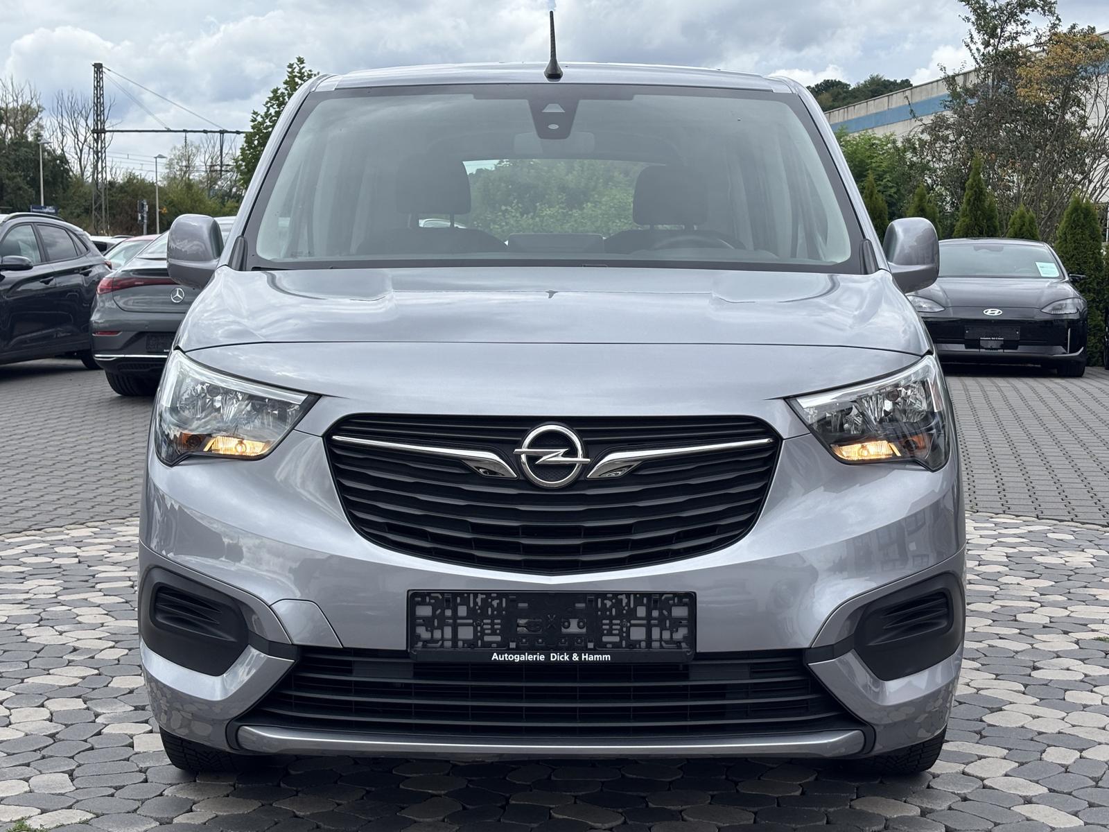 Opel Combo Edition Life PDC TEMP VERKZ-SPURASSIST AHK