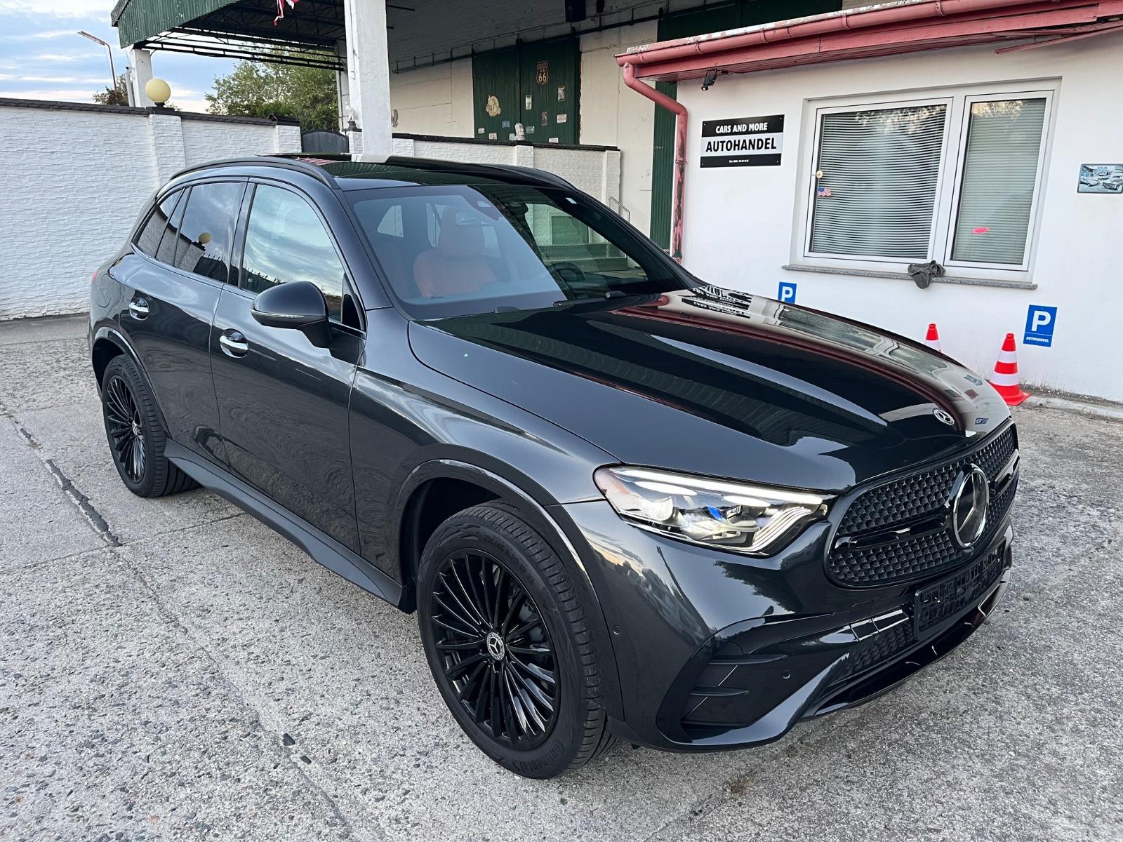 Mercedes-Benz GLC 300 e 4MATIC AMG Burmester Head-Up Panorama