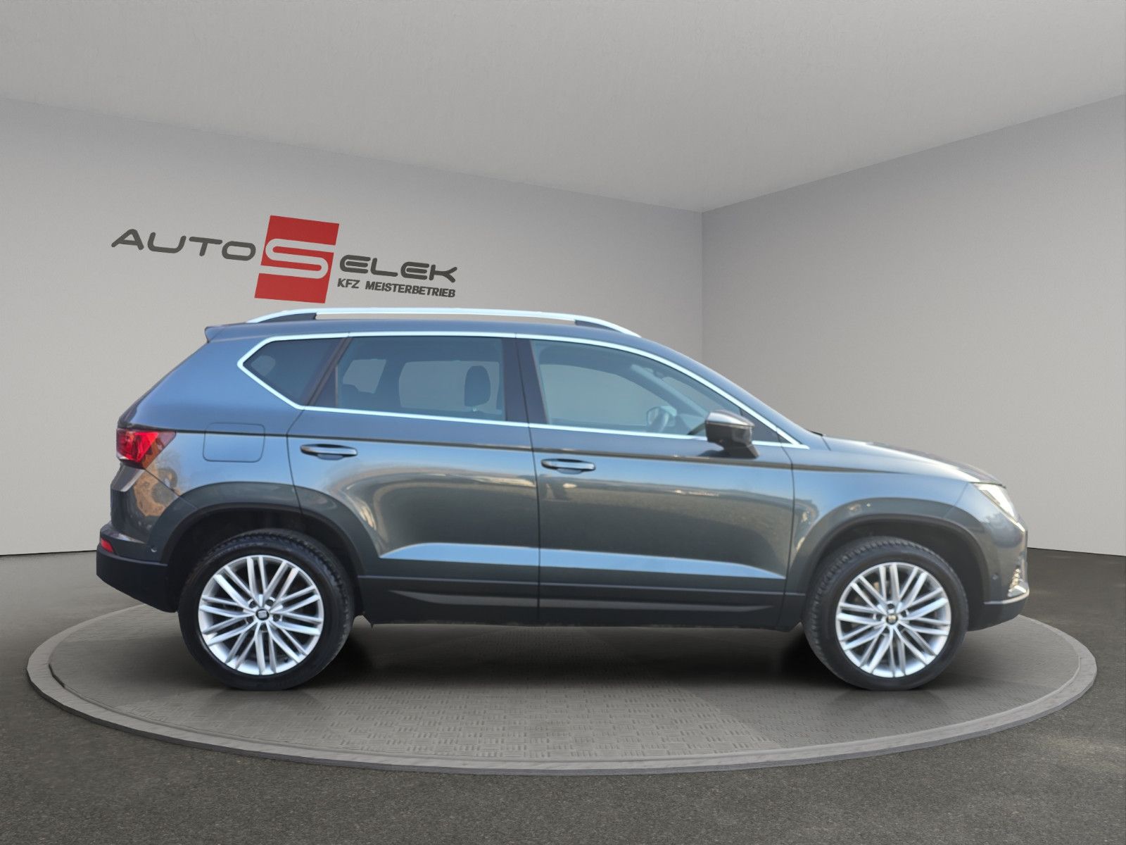 Fahrzeugabbildung SEAT Ateca Xcellence+LED+Navi+PDC+Kamera+AHK