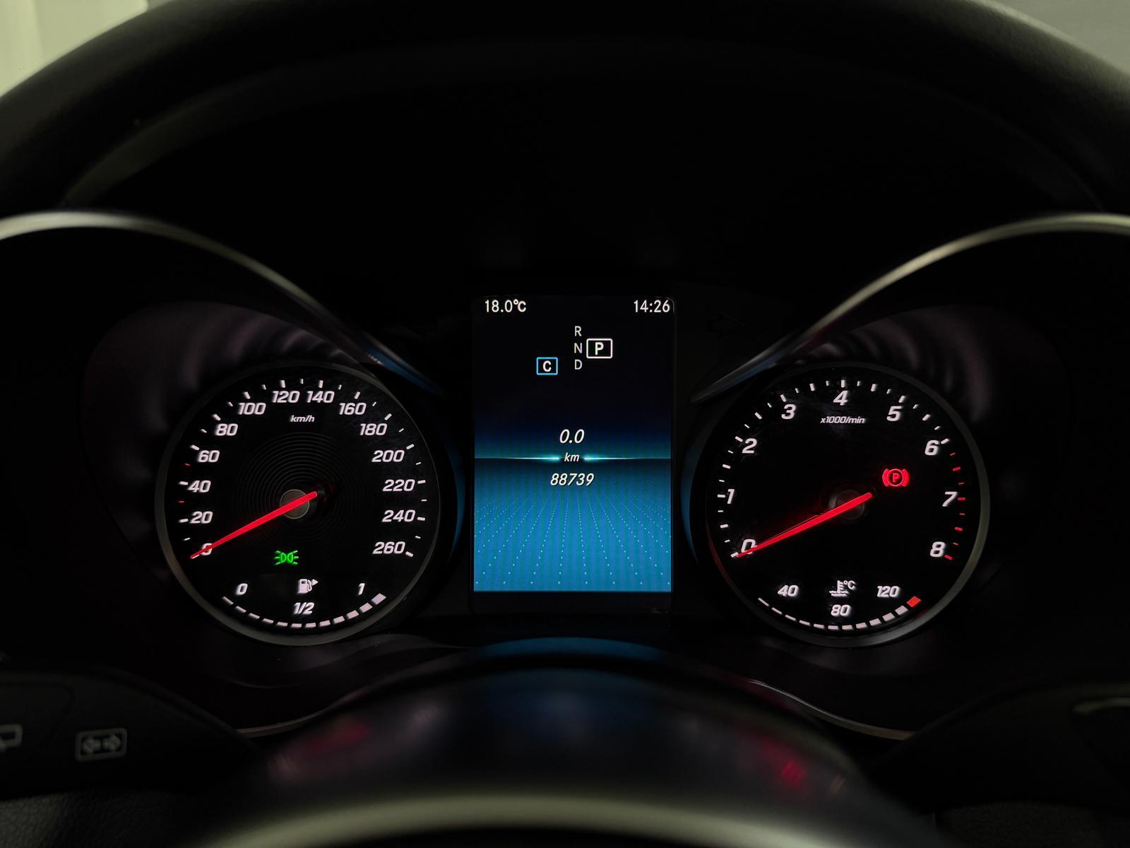 Mercedes-Benz C 180 CGI T 9G AMG-LINE*PANO*LED*KAMERA*NIGHT*