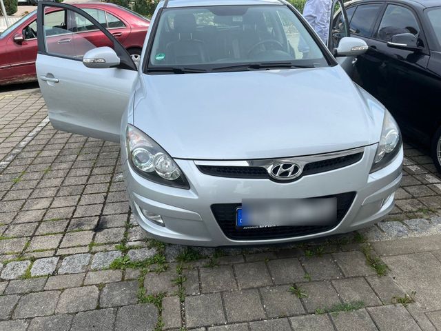 Hyundai i30 1.6 CRDi Vollleder Klimatonic ...