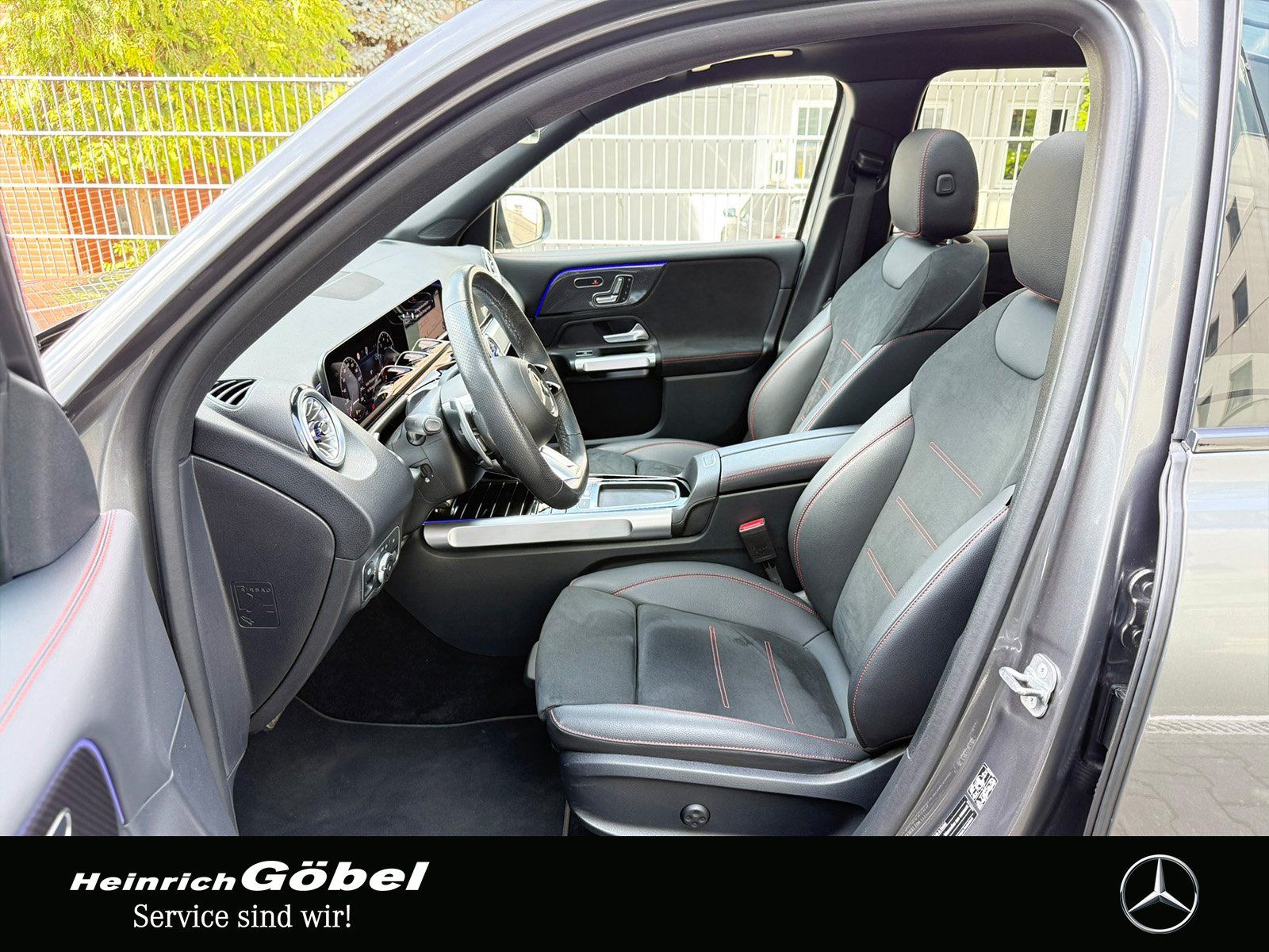 Fahrzeugabbildung Mercedes-Benz AMG GLB 35 4M PRE PANO AHK MEM-SIT MB-LED WP VZA