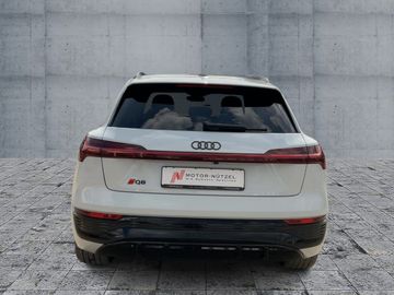 Audi Q8 e-tron - 5