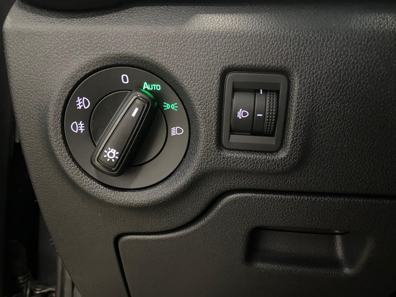 Fahrzeugabbildung SKODA Fabia Selection APP+KLIMA+RFK+PDC+SITZHEIZ+Andro