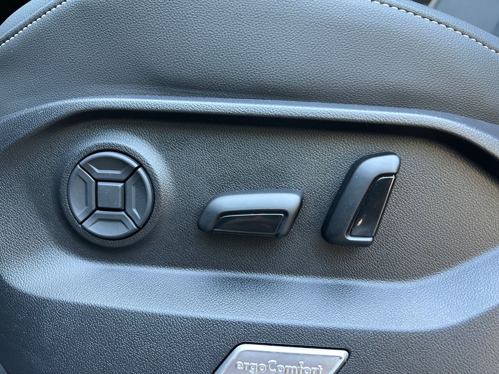Fahrzeugabbildung Volkswagen Touareg 3.0 TDI 4MOTION *AHK, Luft, Leder, ACC,