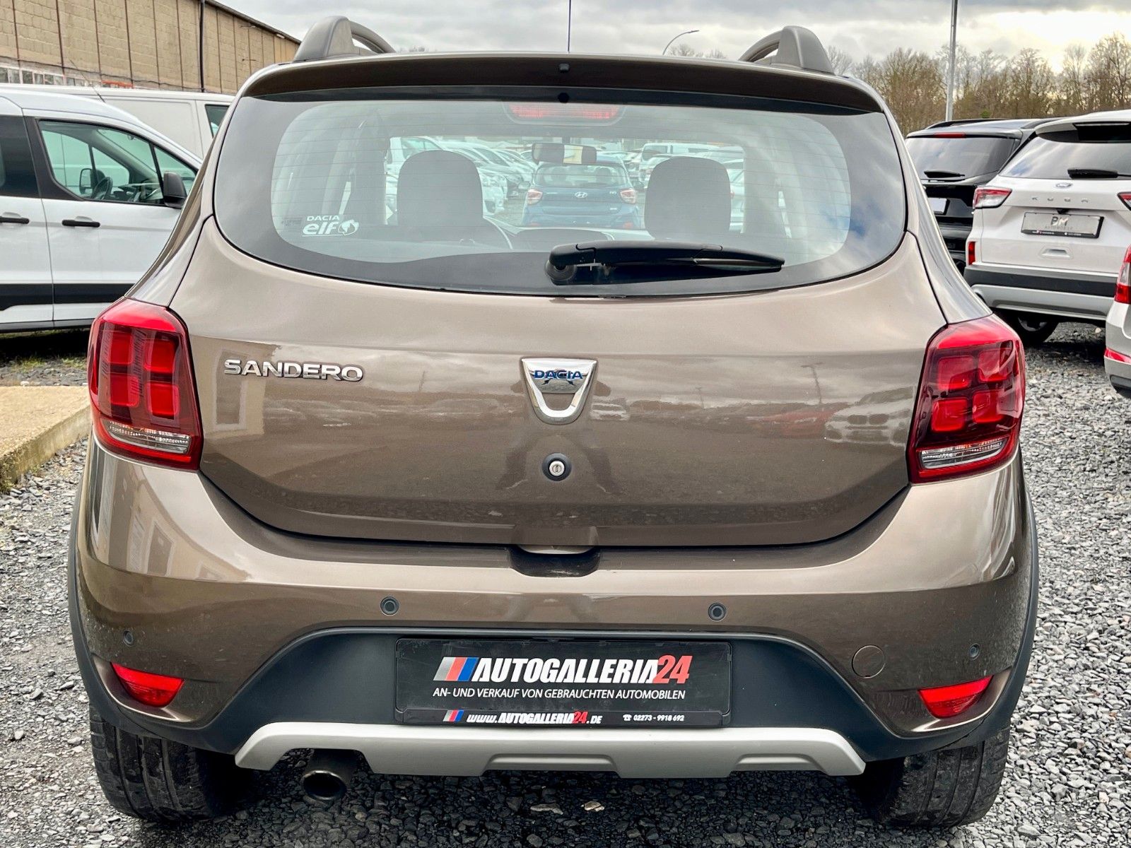 Fahrzeugabbildung Dacia Sandero 0.9 II Stepway Celebration Navi RKam 1HD