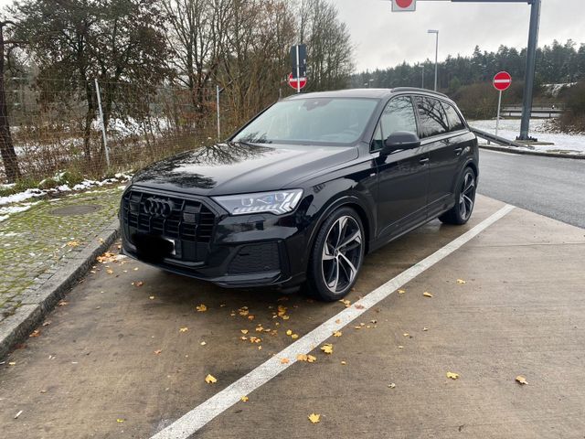 Audi Q7 12/2021 Vollausstattung