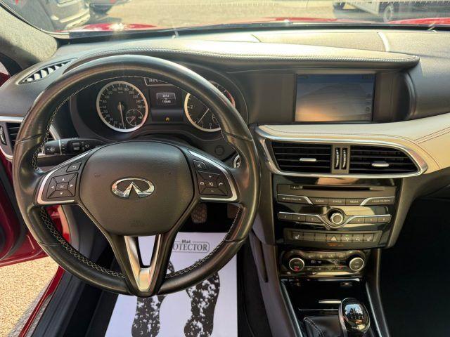 Infiniti Q30