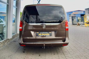 Mercedes V 220 - 6