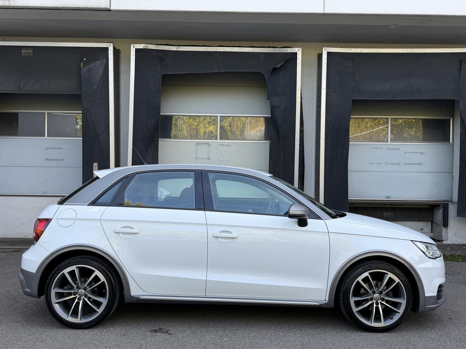 Audi A1 Sportback Ultra Xenon Sitzheizung Tempomat 