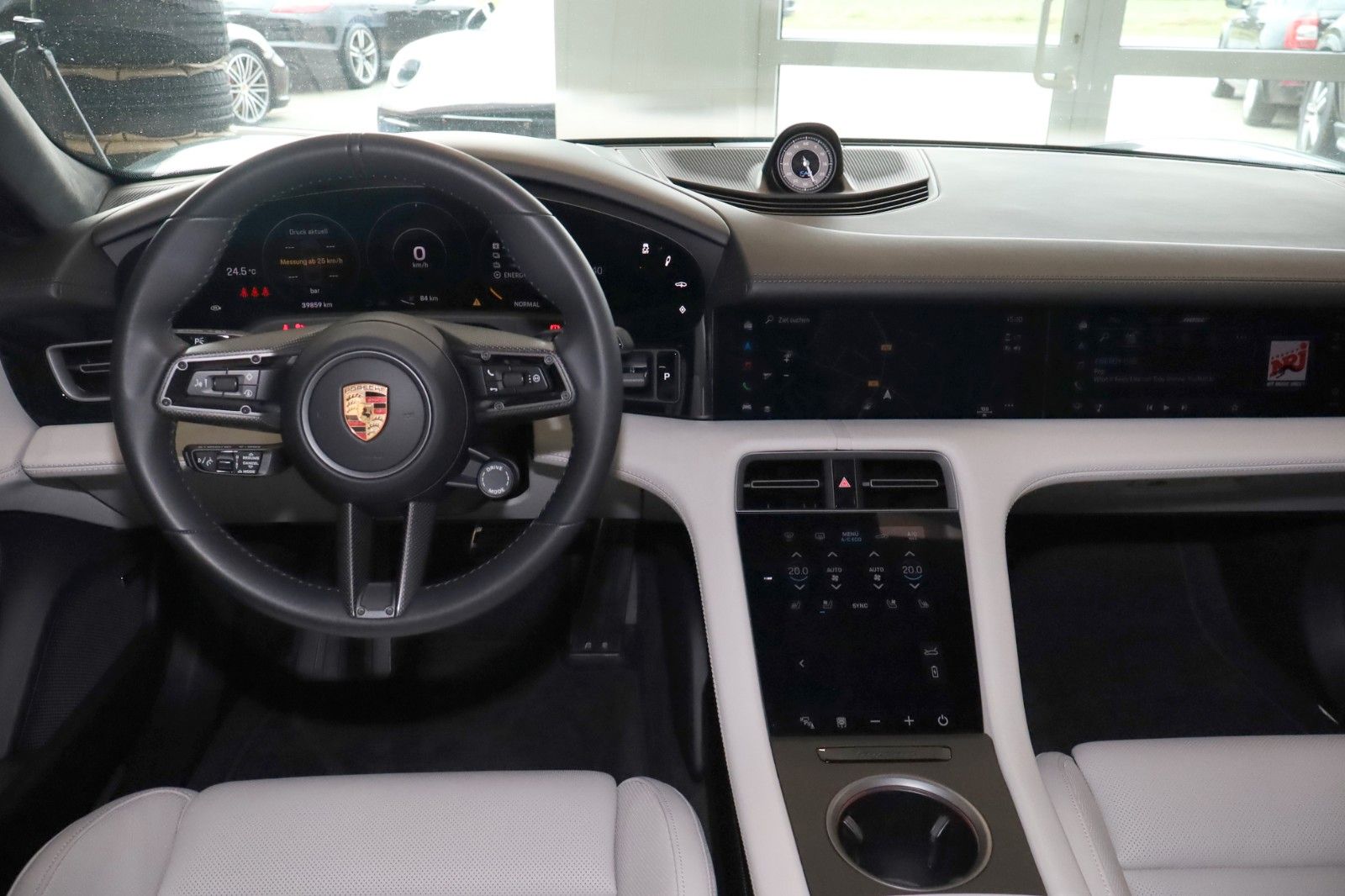 Fahrzeugabbildung Porsche Taycan GTS SportDesign/HeadUP/REAR-DVD/APPROVED