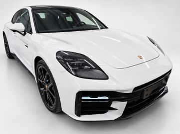 Porsche Panamera - 4