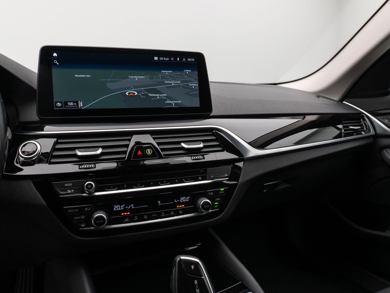 Fahrzeugabbildung BMW 520d Kamera DAB Leder Alarm Parkassistenzsystem