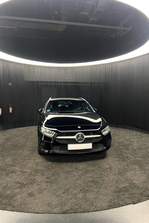 Mercedes-Benz A 220