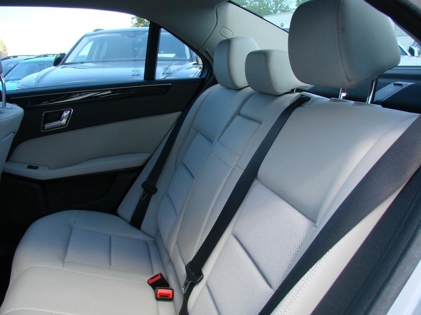 Mercedes-Benz E 220 CDI Avantgarde BlueEfficiency Multikonturs