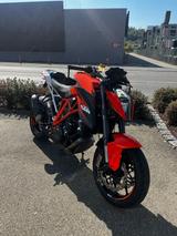 KTM 1290 Superduke R Service & Reifen neu - KTM MOTORRAD