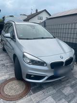 BMW Gran Tourer 218d *NAVI *SHZ *RFK *AHK *Keyless  - silberne BMW 218 Gran Tourer
