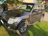 Mitsubishi Pajero 3,2 DI-D Invite 4WD Kurz Klima 6-Gang AHK - gebrauchte Mitsubishi Pajero aus dem Jahr 2014