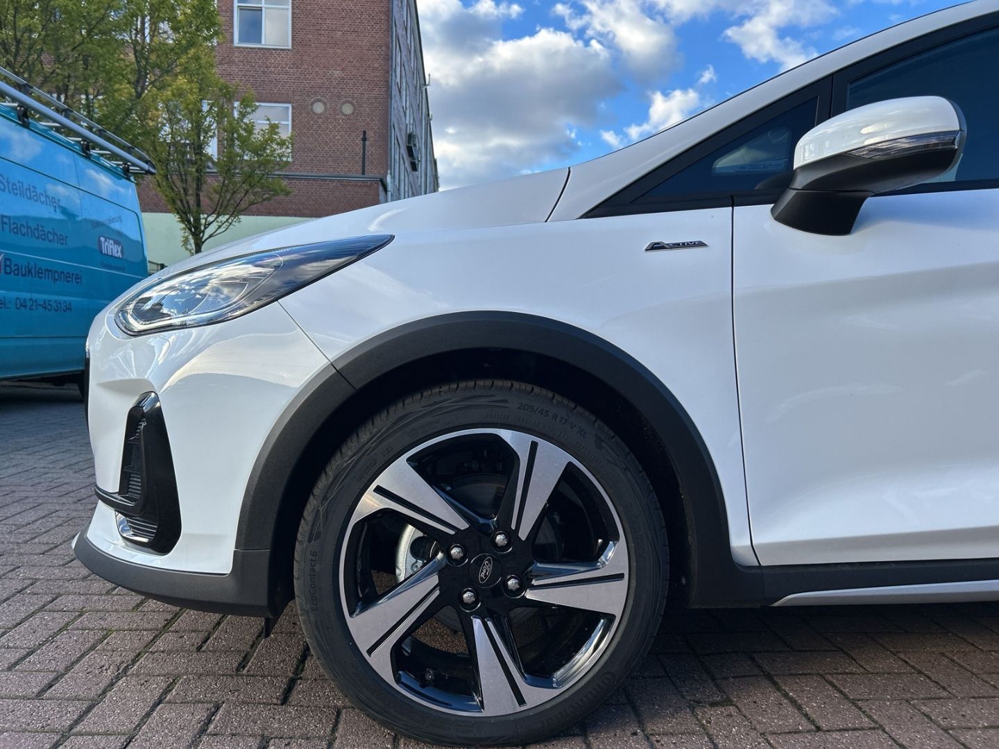 Fahrzeugabbildung Ford Fiesta ActiveX 1.0 EcoBoost Mild-Hybrid 125PS Au