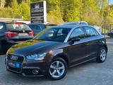 Audi A1 Sportback attraction 1. HAND KLIMA - Audi A1: Braun