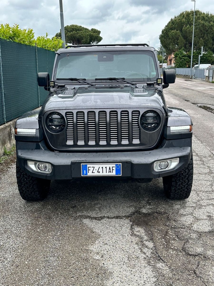 Jeep Wrangler Unlimited 2.2 Mjt II Sahara imagem 3